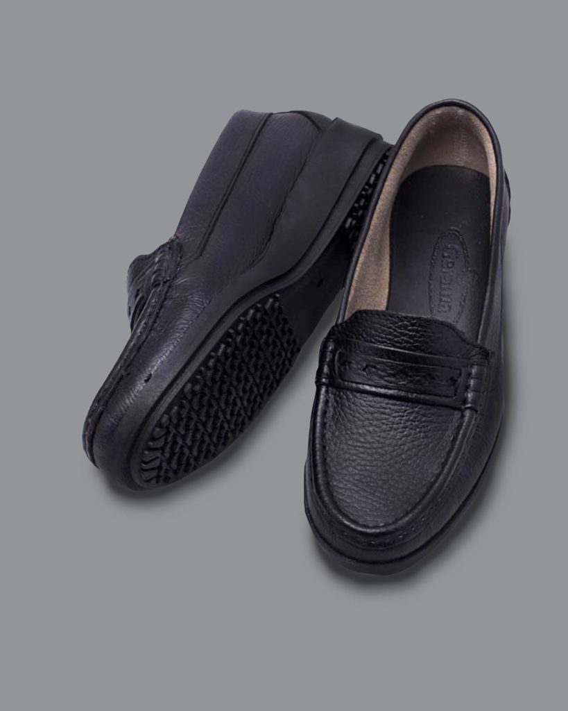 Mocasines clásicos de cuero para mujer Gerama SAS, referencia 973 suela Lola, perfectos para uniformes corporativos y servicios generales.