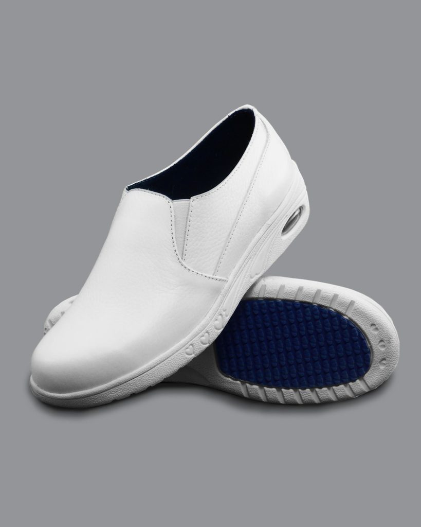 Mocasín blanco slip-on Referencia 2205 suela Luciana para enfermería