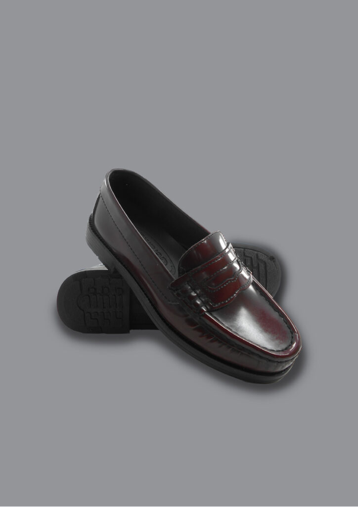 Zapato mocasín colegial unisex en cuero genuino Florentic negro, Ref. 901 suela College.