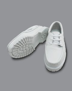 Calzado de dotación al por mayor 10 Zapatos mocasines nauticos enfermeria de color blanco ref 446 suela yacky 1
